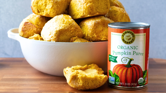 pumpkin dinner rolls